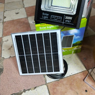 BRIGHTEST SECURITY LED SOLAR FLOODLIGHT 300WATTS +DARKNESS/DAYLIGHT SENSOR