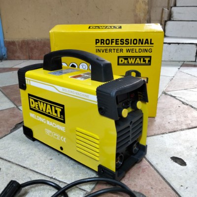 DEWALT WELDING MACHINES 500AMPS +FREE WELDING RODS